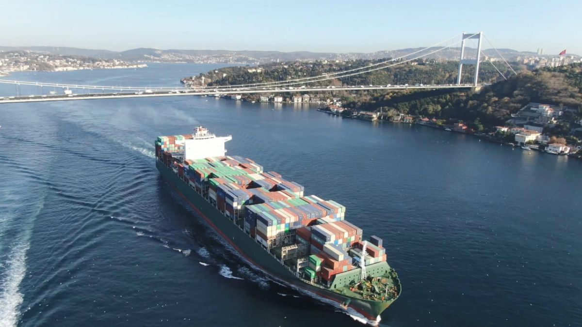 تركيا ..توقف حركة السفن في مضيق البوسفور في كلا الاتجاهين 7