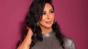 شاهيناز حديث الجمهور بسبب بنطلونها الجريء الممزق.. شاهد!