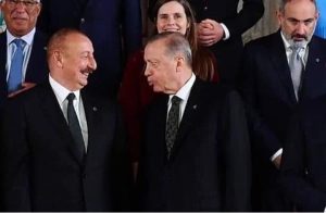 صحفية تثير ضحك أردوغان وعلييف (فيديو)