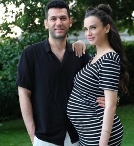   مراد يلدريم وإيمان الباني يرزقان بطفلهما الأول