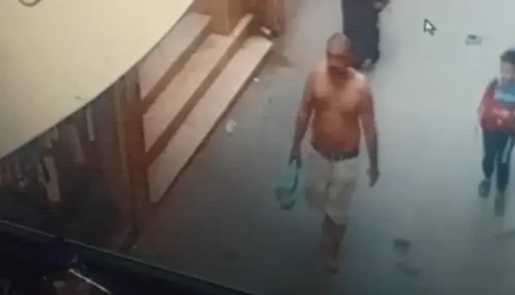 بلطجي يقطع يدي شاب