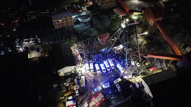 الرئيس أردوغان يشارك في جنازة ضحية كارثة منجم بارتين 5