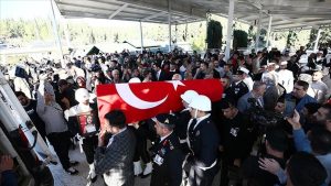 تشييع مواطن وطفلته من ضحايا التفجير الإرهابي بإسطنبول