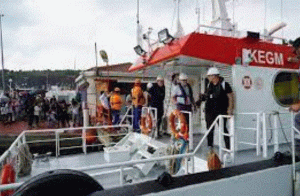 انفجار لغم بقارب صيد تركي في البحر الأسود (فيديو)
