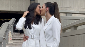 ملكتا جمال يفاجئان الجمهور ويعلنان مثليتهما وزواجهما من بعضهما.. فيديو صادم