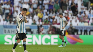 منتخب السعودية يفجر أكبر المفاجآت في مونديال قطر (فيديو)