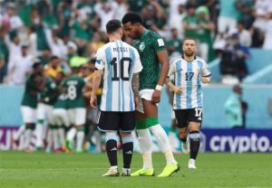 نجم منتخب السعودية يستفز ميسي “فيديو”