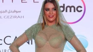 هبة السيسي تكسر صمتها وترد على أزمة فستانها.. اليك ما قالته!!