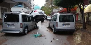 تركيا .. سقوط أمطار غزيرة على أنطاليا لم تشهدها منذ 50 عاما! (فيديو)