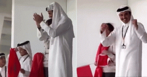 وسائل إعلام: أمير قطر يقدم هدية غير متوقعة للاعبي المنتخب المغربي عقب تغلبهم على منتخب إسبانيا