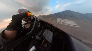 مشاهد تحبس الانفاس.. استعراض جوي مثير فوق الجبال للقوات المسلحة التركية