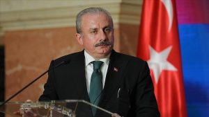 رئيس البرلمان التركي: سنرى المغرب في المباراة النهائية إن شاء الله