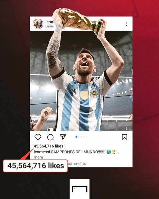 ميسي يرفع كاس العالم