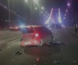 حادث سير متسلسل على جسر السلطان محمد الفاتح في إسطنبول (فيديو)