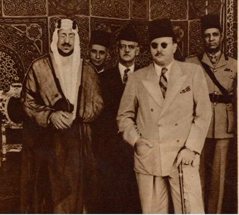 صورة نادرة للملك سعود والملك فاروق 1