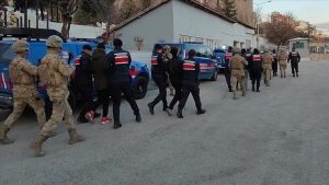 الامن التركي يلقي القبض على 7 أشخاص من العراق وسوريا