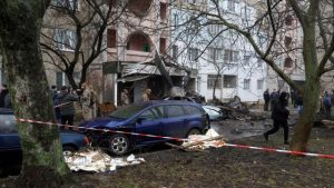 تحطم طائرة مروحية تقل 16 شخصًا بينهم وزير الداخلية الأوكراني