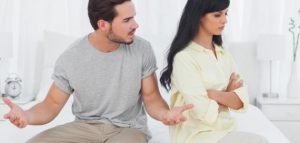 أمور يكره الرجل أن يفعلها مع زوجته.. تجنبيها