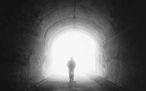 مقاتل أمريكي شهير يعلن اعتناقه الإسلام .. ويكشف عن سبب تحوله المفاجئ (فيديو)