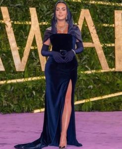 جورجينا تثير ضجة بالعقد الذي ارتدته.. لن تصدق سعره "خيالي" 1