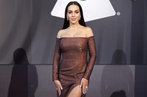 " بتقلدنى " أحلام تفتح النار على جورجينا صديقة كريستيانو رونالدو 23