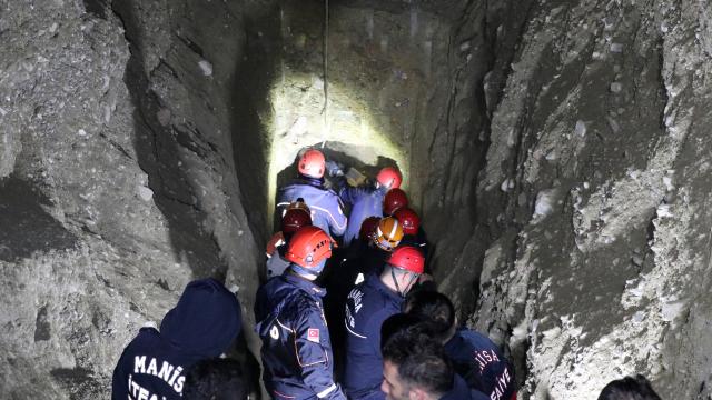 العثور على جثتي الأب والابن الذين سقطوا في بئر في مانيسا (صور) 32