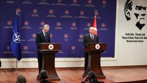 الناتو يوفر مأوى لثلاثة آلاف متضرر من الزلزال بتركيا