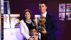 مذيع تركي شهير لـ رونالدو : “الكلب المكسيكي كان أكثر إنسانية منك!”