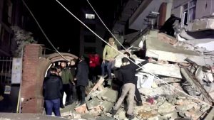 مقتل اكثر من 200 شخص في تركيا وسوريا جراء الزلزال المدمر