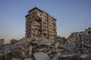 عالم زلازل تركي يحذر قبل إعادة إعمار المناطق المتضررة من الزلزال ويكشف السبب !!