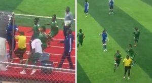فيديو مرعب لاعتداء عنيف من لاعبات كرة نسائية على حكم المباراة! (شاهد)
