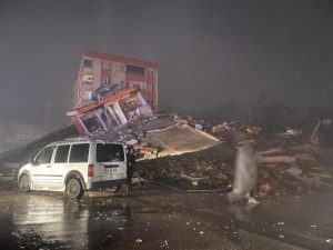 انهيار مبنى