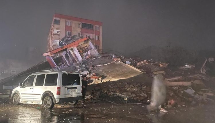 انهيار مبنى