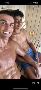 كريستيانو رونالدو برفقة ابنه في أحدث ظهور له ’’صورة’’ 1