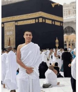 ضجة كبيرة.. هل إعتنق كريستيانو رونالدو الإسلام؟؟