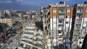 رجل أعمال تركي يخصص مبنى سكني للعائلات المتضررة من الزلزال