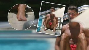 كريستيانو رونالدو يضع طلاء أظافر ويثير إستغراب الجمهور ’’صور’’ 10