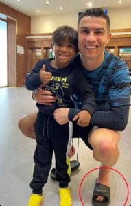 كريستيانو رونالدو يضع طلاء أظافر ويثير إستغراب الجمهور ’’صور’’ 12