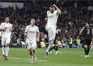 كريم بنزيما يدخل تاريخ ليفربول!!