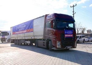 صورة رئيسة بلدية تركية معارضة على حفاضات الأطفال في منطقة الزلزال