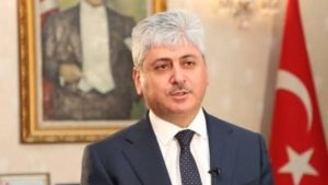 والي هاتاي رحمي دوغان يعلن استقالته من منصبه