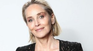 فنانة شهيرة