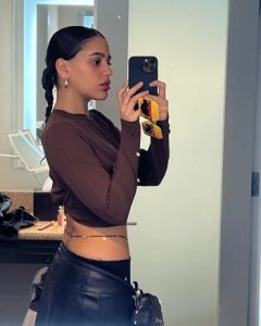 صورة تكشف عن وشم جنا عمرو دياب في منطقة حساسة 1