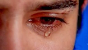 “أولادي أمانة برقبتك”.. لبناني ينتحر ويترك رسالة مؤثرة بسبب غلاء المعيشة