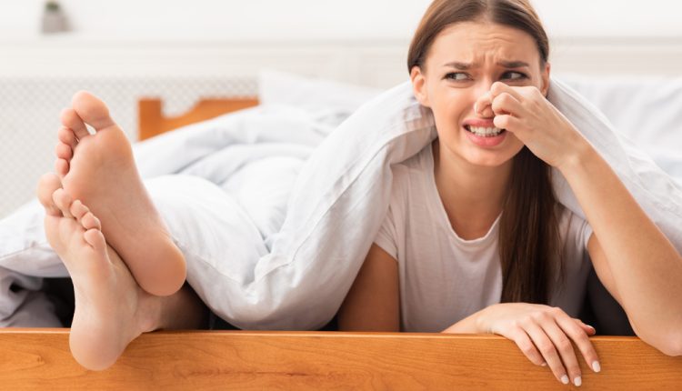 رائحة القدمين