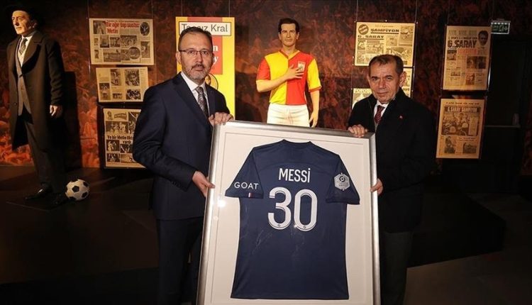 وزير الرياضة التركي