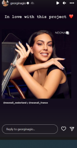 جورجينا تستعرض جمالها في أحدث ظهور لها "صورة" 1