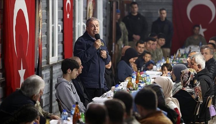 وزير الدفاع التركي