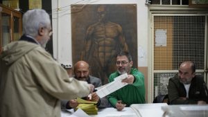 منع الناخبين الأتراك من استخدام الهواتف المحمولة والكاميرات أثناء التصويت