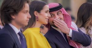 الآنسة رجوة آل سيف